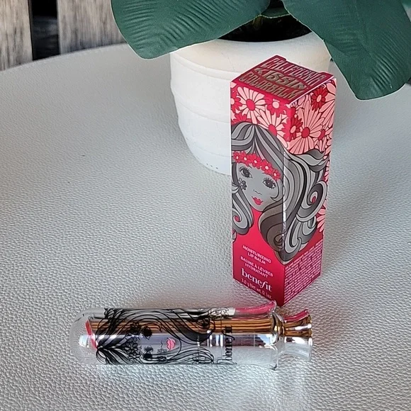 Benefit Fuchsia Lip Balm with Silver Artistic Tube - Picture 8 of 8
